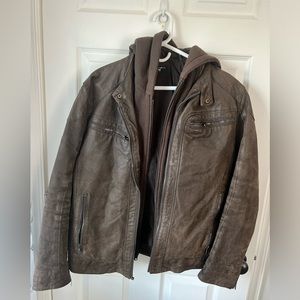 Men’s brown leather jacket